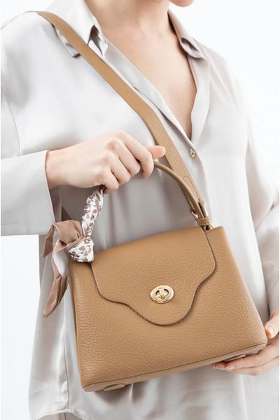 Matthew Cox Women's Handbag Byn2353 Std Camel