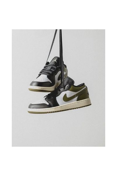 Nike Air Jordan 1 Low Gs Basketball Shoe