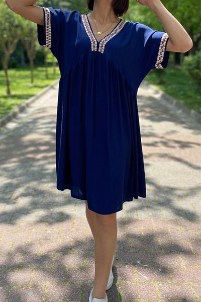 AYASOFYA OTANTIK Rochie midi cu mânecă scurtă, albastru bleumarin, cu decolteu în V