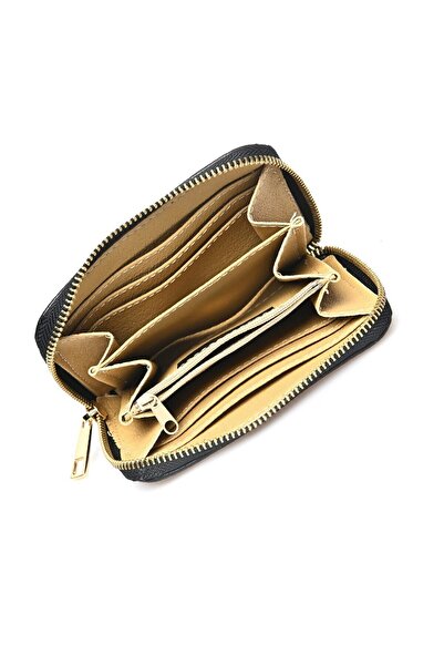 Carla Ferreri Wallet
100% cow leather
Zip closure
Card and money compartments
Dimensions (L): 10x13x2.5cm
Handle: