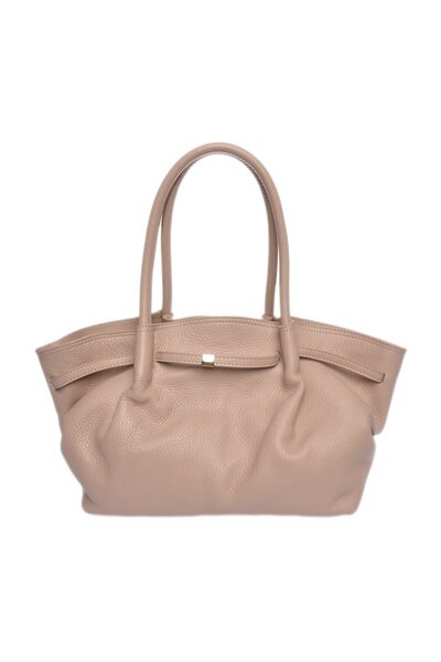 Carla Ferreri Kézitáska
100% marhabőr
Felső cipzáras zár
Méretek: 23x32x12 cm
Fogantyú: 45 cm
Vállpánt: 110