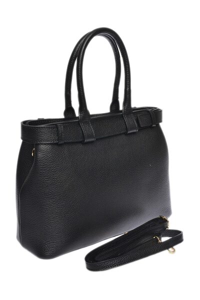 Carla Ferreri Handbag 
100% cow leather
Top magnetic closure
Internal zip pocket 
Two compartments
Dimensions: 22x