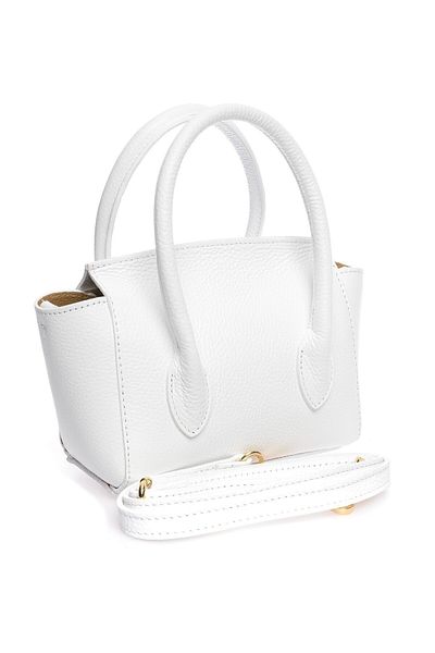 Carla Ferreri Crossbody táska 
 100% tehénbőr 
 Elülső mágneses záródás 
 Méretek: 13x18x7cm 
 Fogantyú: 27 cm 
 állítható
