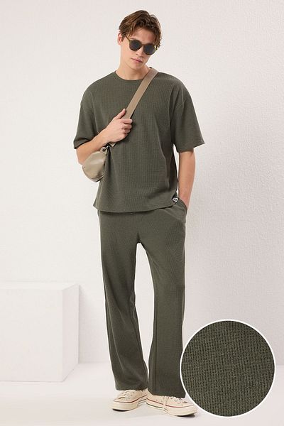 Trendyol Collection Фактурний спортивний костюм оверсайз широкого крою хакі TMNSS25EM00010