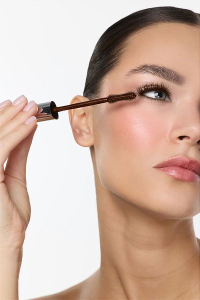 Trendyolmilla Beauty Braune Wimperntusche mit langem Lockenrock – extra Volumen TKZAW25MS00002