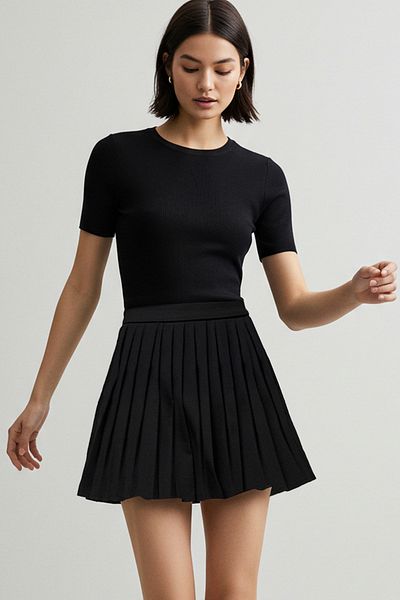 Trendyol Collection Černá tkaná sukně v minimální délce – podrobný záhyb, TWOAW21ET0111