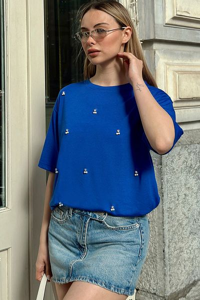 Trend Alaçatı Stili Women's Saks Crew Neck Oversize Pearl and Stone Embroidered T-Shirt Alc-X11964