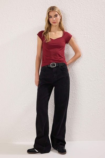 Trendyol Collection Bluză tricotată crop elastică cu mâneci raglan cu decolteu inimă burgundy TWOSS22BZ1454