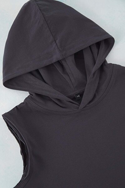 TRENDYOLKIDS Anthracite Boy's Hooded Plain Knitted Singlet-Shorts Bottom-Top Set Tkdss25Au00137