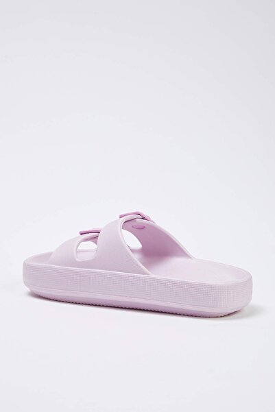 TRENDYOL SHOES Puha rózsaszín dupla szalagos csat részletes világos talpú női papucs TAKSS25TE00019