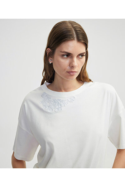 İpekyol Nakışlı düşük omuz tişört