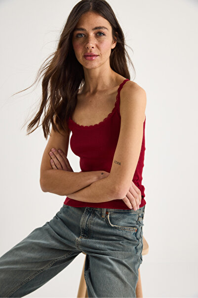 Bianco Lucci Women's Regular Fit Regular Fit Cotton Lace Detailed Thin Strap Hollow Collar Undershirt 60602043