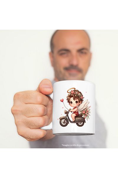 StoryGift Romania Cana cu un bebelus cu aripi care se plimba cu scuterul | ilustratie | viteza | f, Cu Maner Alb