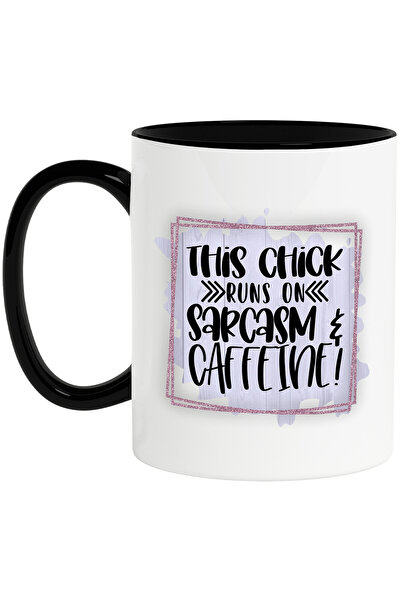 StoryGift Romania Cana cu mesajul "This chick runs on sarcasm caffeine!", ilustratie, amuzant, raz, Cu Maner Negru