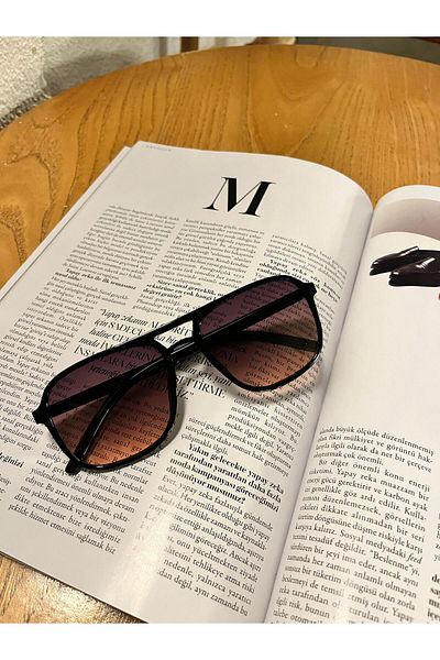 Melinora Freya Gradient Lens Black Frame Sunglasses