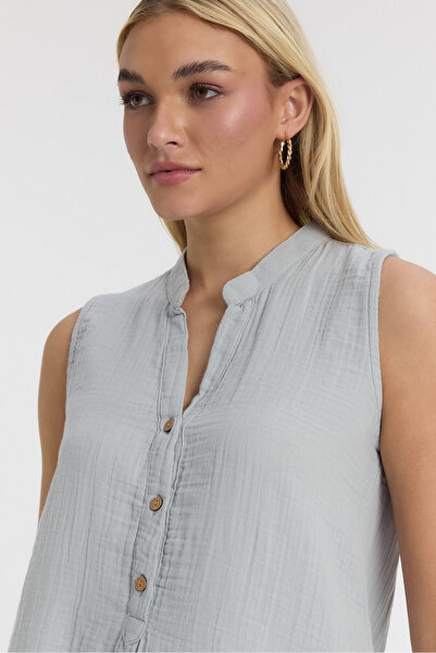 Heaven Ephesus Women's Blouse - Muslin Judge Collar Half Placket Sleeveless Blouse - 1070