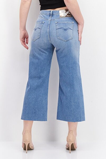 Replay Women Cropped Fit Washed Stretchable Jeans, Light Blue