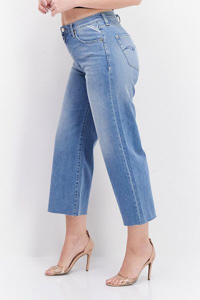 Replay Women Cropped Fit Washed Stretchable Jeans, Light Blue