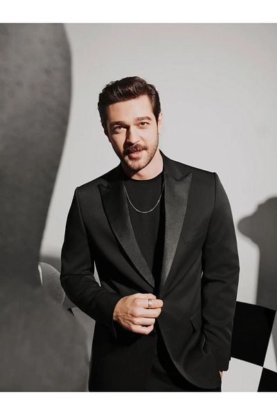 Kip Black Flat Slim Fit Detachable Double Breasted Lapel Woven Tuxedo Suit