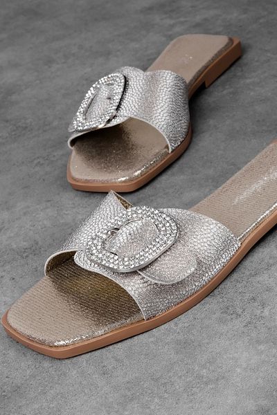 Lal Shoes & Bags Papuci argintii cu cataramă de piatră pentru femei Nagite-Auriu