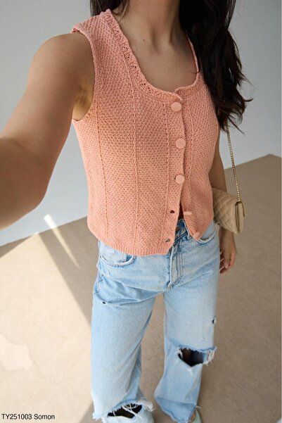 Lupies Women's Salmon Sleeveless U-Neck Knitwear Vest