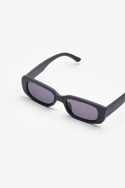 Le Mabelle Black Oval Model Girl's Sunglasses