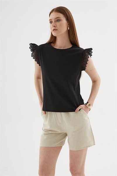 Fashion Friends Scalloped Black Women's T-Shirt 25Y0544K1