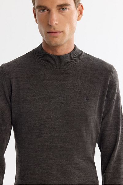 Avva Anthrazitfarbener, fusselfreier Strickpullover mit halbem Rollkragen für Herren E 005001