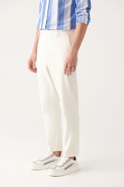 Avva Herren-Chinohose aus strukturiertem Leinen in Ecru mit Seitentaschen und elastischem Bund hinten A31y3011