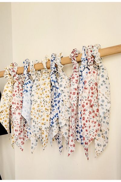 LO ADORO Scarf Floral Rubber Buckle Women's Bun Buckle