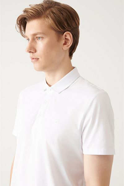 Avva Weißes, nicht kräuselndes Herren-T-Shirt aus 100 % Baumwolle mit 3-Knopf-Polokragen E 001035