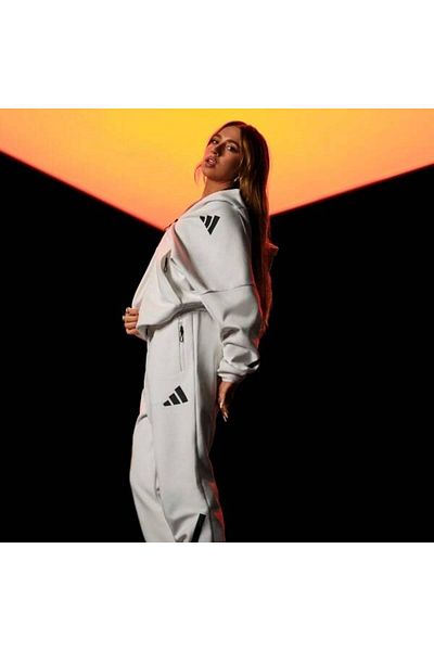adidas Pantaloni de trening pentru femei Je7843 W Z.n.e. pt