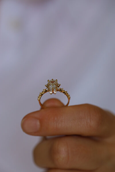 Yenigün Kuyumculuk 14 Ayar Altın Taş Detaylı Prenses Baget Yüzük