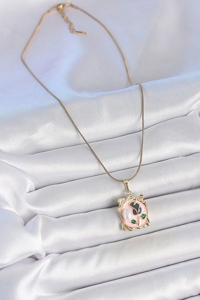 Clariss 316L Steel Gold Color Chain Pink Enamel Flower Embroidered Pearl Detail Portrait Model Women's Necklace