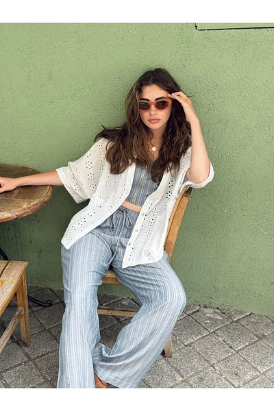 Retrobird Cămașă kimono cu broderie cu decolteu în V de design alb pentru femei