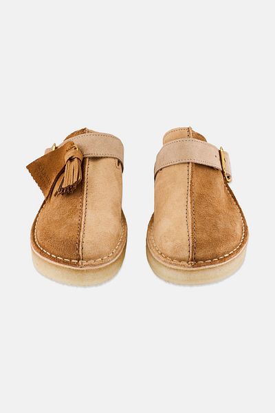 CLARKS حذاء نسائي سهل الارتداء من Trek، لون بني فاتح