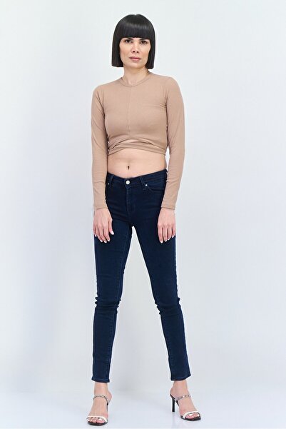 Levi's بنطلون جينز نسائي ضيق قابل للتمدد، أزرق داكن