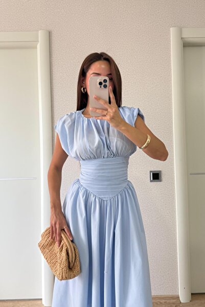 FMN Moda rochie de vară elegantă cu design de umăr cu volan ușor, model Pinterest, fustă evazată de lungime midi