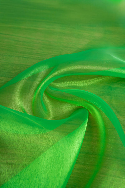 Kumaş Deposu Țesătură din organza de culoare verde
