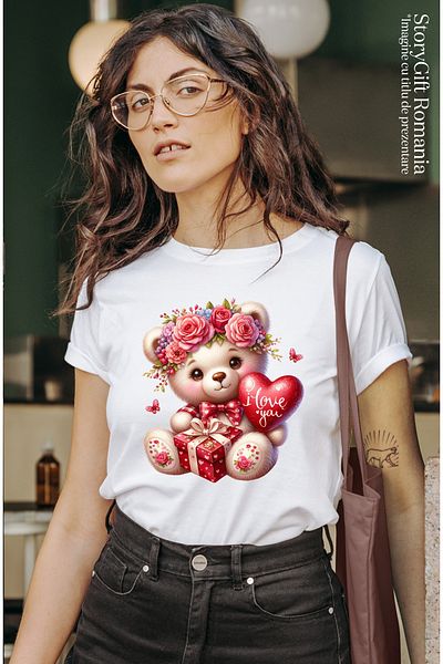 StoryGift Romania Tricou Femei cu o ursoaica de plus, ilustratie, fericire, cadou, inima cu mesaju WHT_S