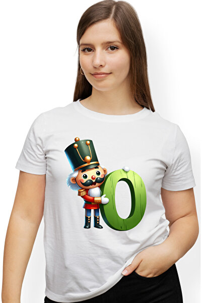 StoryGift Romania Tricou Femei cu un spargator de nuci care tine litera "O", ...