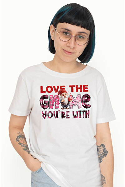 StoryGift Romania Tricou Femei cu un pitica care tine o inima in mana cu mesa...