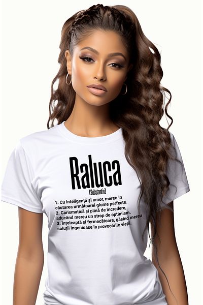 StoryGift Romania Tricou Femei Cu Numele Raluca, si Mesaj Motivational, Glumeata, Carismatica, Int WHT_M