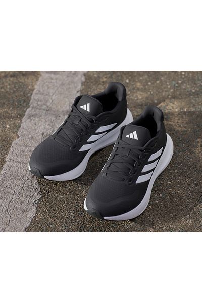 adidas حذاء Runfalcon 5 الرياضي اليومي باللون الأسود