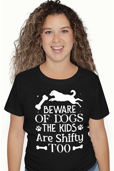 StoryGift Romania Tricou Femei cu un caine si cateva oase cu mesajul "Atentie la caini. Si copiii BLK_L