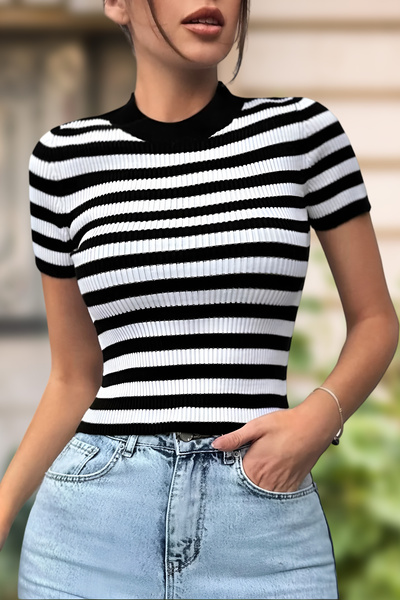 TRQOM Γυναικεία ριγέ κοντομάνικη λαιμόκοψη Basic μαύρη μπλούζα