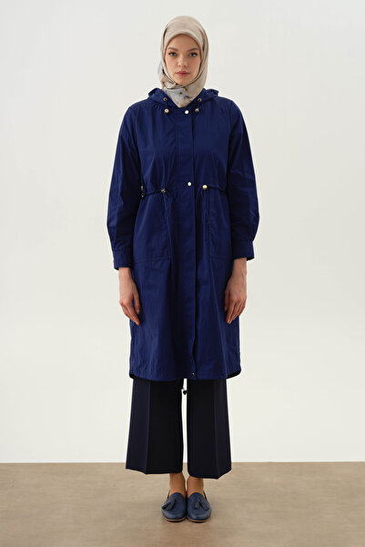 Tuğba Kapüşonlu Lastik Detaylı Kap - Lacivert