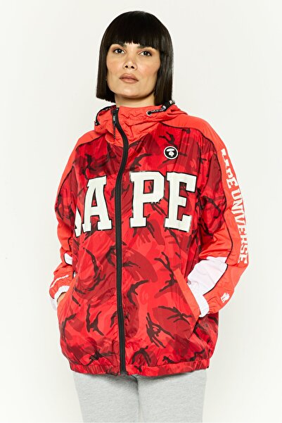 Aape By A Bathing Ape جاكيت نسائي مموه مقاوم للرياح، أحمر