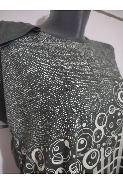 LÜKS MİRAYDA 2023 Season - Stone DeTailed Round Neck Long Sleeve Mother's Blouse