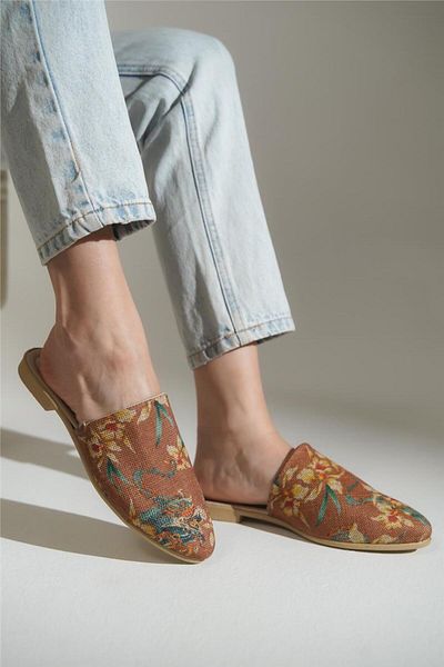 lovitto Closed Front Patterned Tan Kyoto Women's Slippers